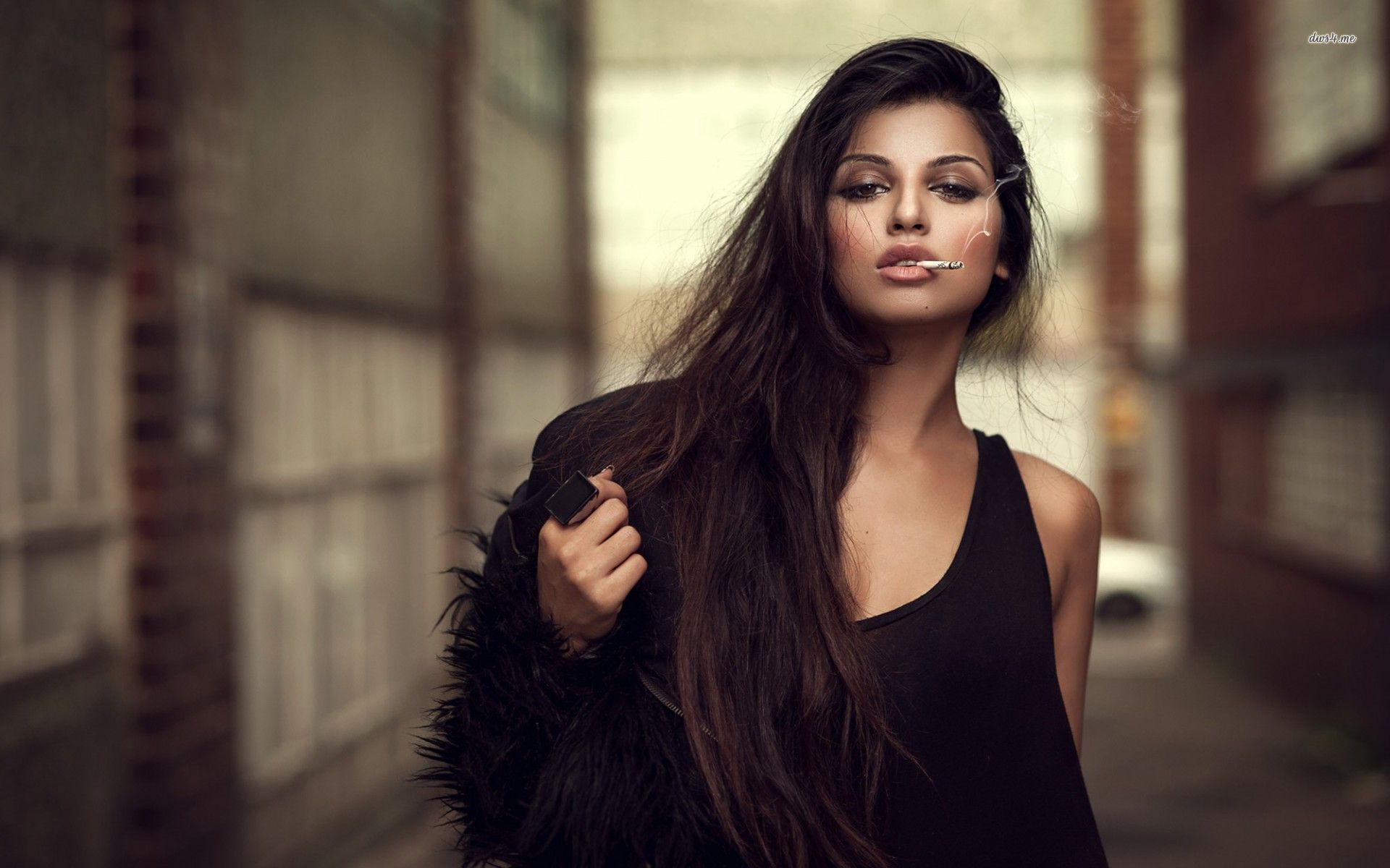 A playful frame from Sassy girls — online in Suzhou