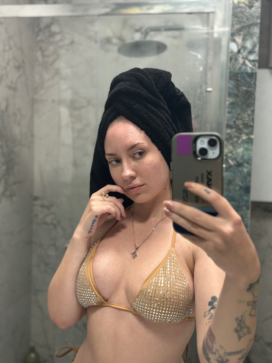 Nude girl KateV in Suzhou