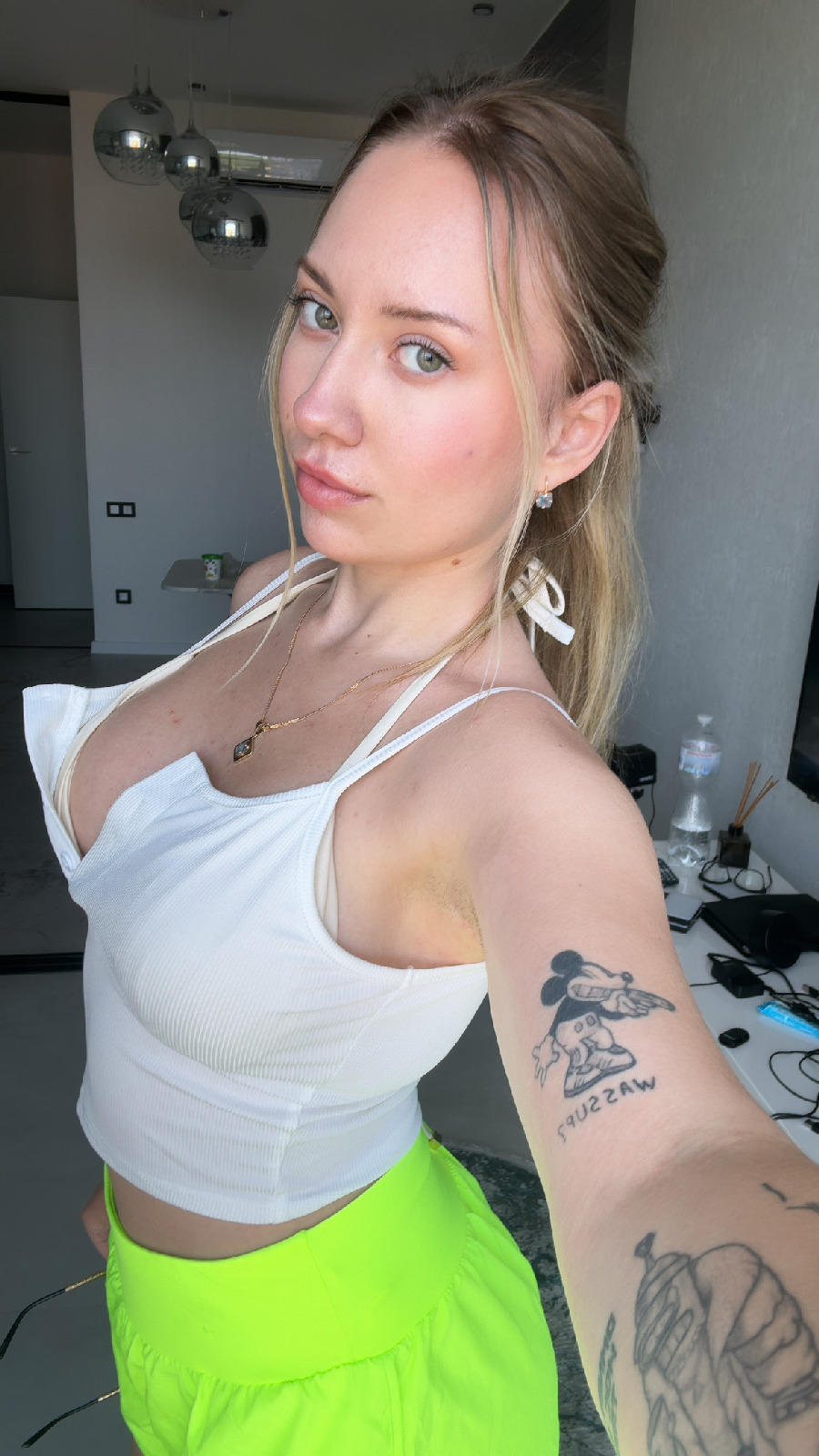 KateV in her underwear in Suzhou