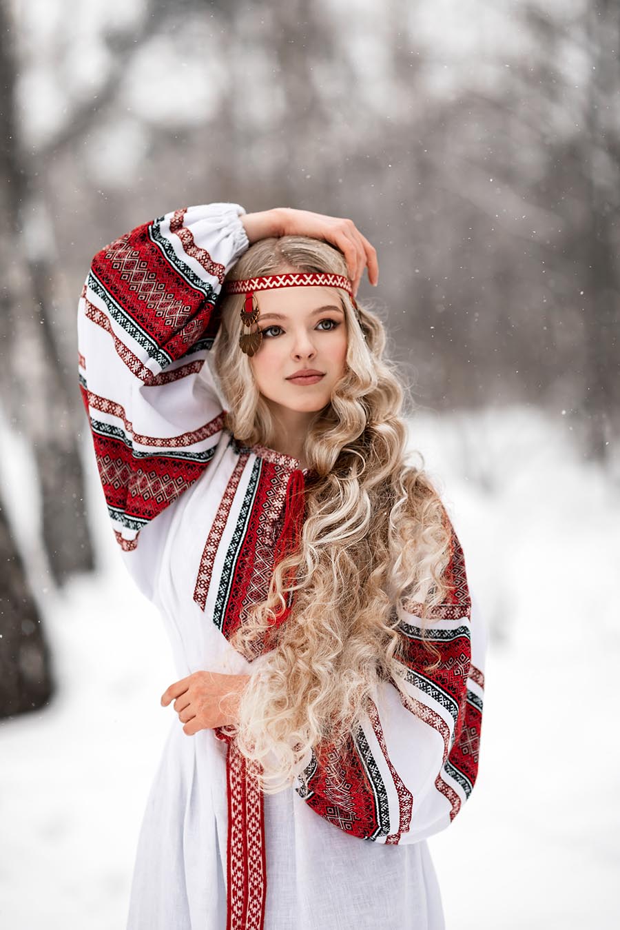 Slavic girls’s look of the day — catch her live in Suzhou