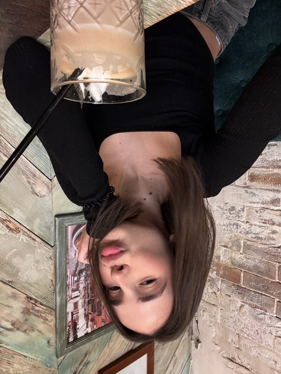 Fresh photos, fresh mood — Tina online in Suzhou